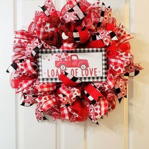 Charming Red and Black Holiday Wreath